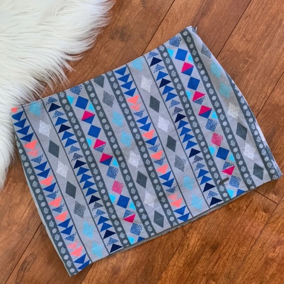 Hollister Gray Aztec Mini Skirt-Size 3 - Picture 1 of 7